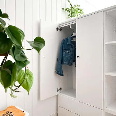 Lovely, Bright Studio In Great Central Location
